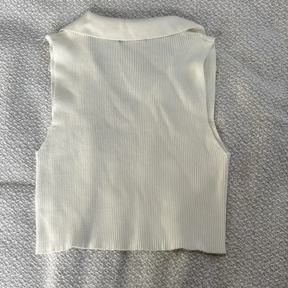 Glassons Ivory Ribbed V-Neck Tank Top - Picture 3 of 3